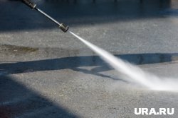 В Тюмени автомойщики получают до 3 000 рублей за смену