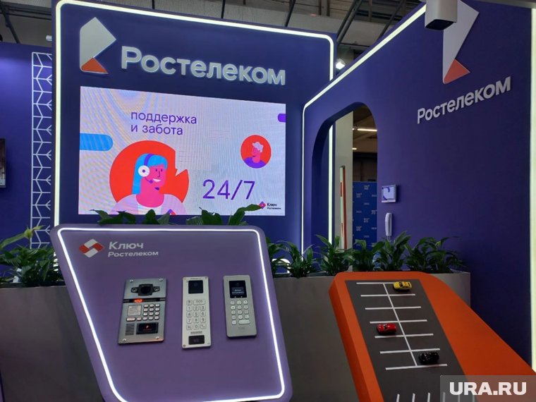 На стенде «Ростелекома» представлены умные приборы учета, домофоны, шлагбаумы, системы видеонаблюдения, а также цифровые сервисы