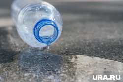 Производитель воды опроверг обвинения в небезопасности своей продукции