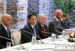 В переговорах будут участвовать посол США Баррак, госсекретарь США Рубио и специальный посланник США Келлог (слева направо)