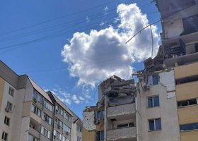 В Саратове обрушился подъезд после взрыва газа в жилом доме: что известно на данный момент. Видео