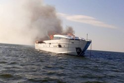На Волге сгорела яхта за миллион долларов