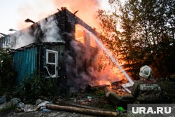 В настоящий момент горит один дом