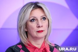 Захарова указала, что Зеленский делает шоу из переговоров