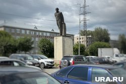 Монумент нуждается в ремонте