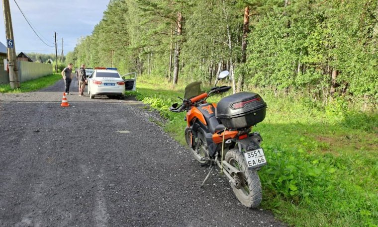 Мотоцикл, сбивший ребенка под Полевским