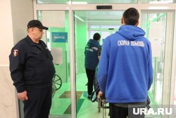 До приезда «Скорой помощи» приставы помогали эпилептику