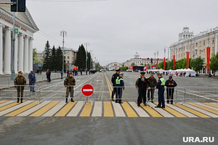 В Кургане правоохранители следят за порядком на празднике 9 Мая