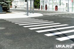 Мужчина переходил улицу Дзержинского