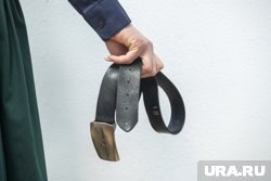 Женщина наносила побои своей дочери
