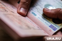 Мужчине аннулировали визу 
