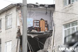Несколько часов искали людей под завалами: все об обрушении здания в Екатеринбурге. Фото