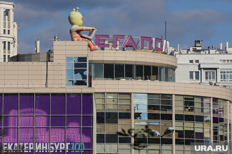 Мужчина выпал с пятого этажа