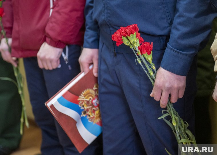 В Курганской области почтили память погибшего на СВО мужчины