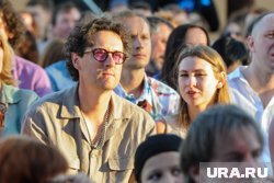 Ярушин (слева) увидел прибытие первого рейса в Геленджике 