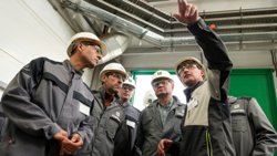 Гостей познакомили с производственными мощностями, инновациями и экспортным потенциалом завода
