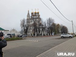 Свято-Троицкий собор я посетила одна в воскресенье, пока шла служба 
