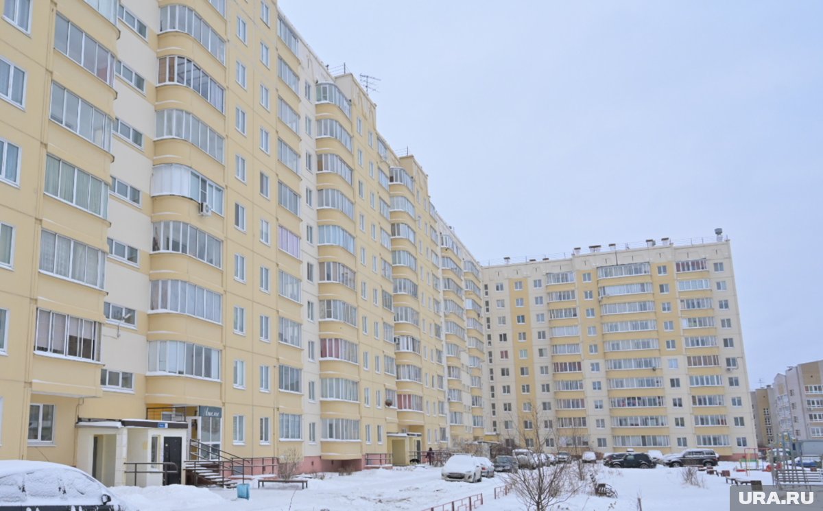 Подросток выбросил школьницу с балкона девятого этажа