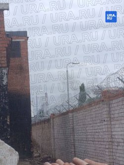 Местные жители сфотографировали обстановку вблизи завода
