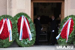 В режиссером прощаются в Армянской Церкви в Москве