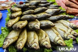 В Октябрьском продавали просроченную копченую рыбу