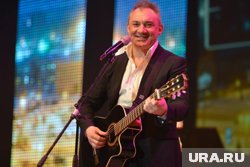 Одним из сопредседателей является заслуженный артист РФ Николай Фоменко