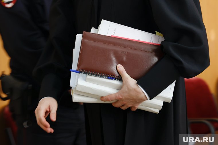 Судья постановил выселить сына экс-чиновника Минфина Югры Чекина из квартиры