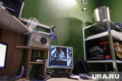 Достать деньги из сейфа директору помог подчиненный