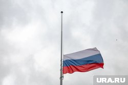 Флагшток установлен на площади Мира