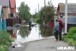 Жителям домов, попавших в зону подтопления, помогают соцработники