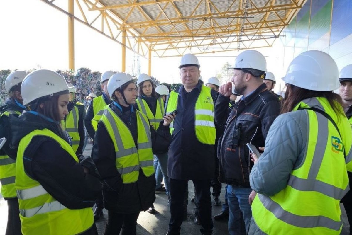 Депутаты посетили завод в рамках подготовки к заседанию комиссии по благоустройству и городскому хозяйству