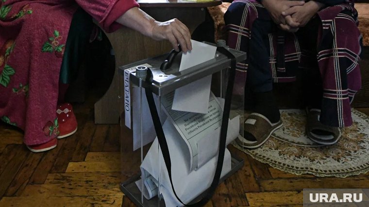 Родители погибшего бойца проголосовали дома