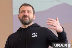 Бизнесмен выкупил права на песню, чтобы удалить