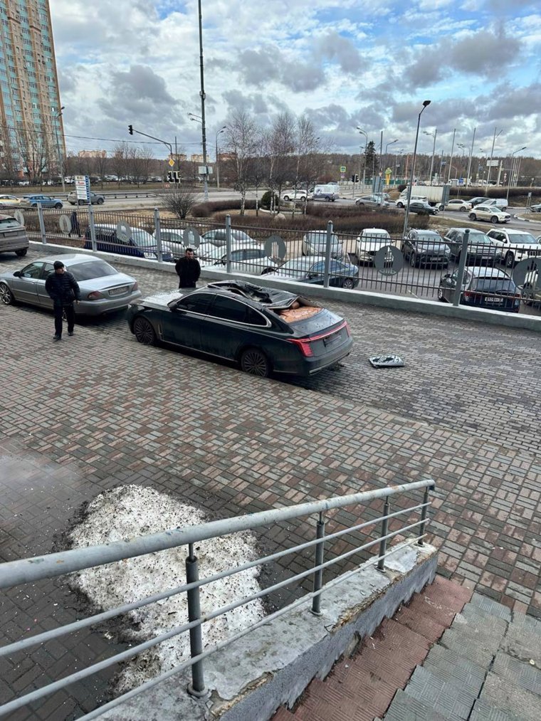 На место ЧП сбежались очевидцы