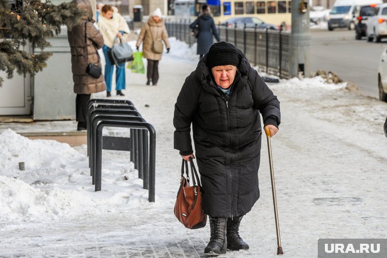 Мать участника СВО с больными ногами из Кургана переселили в квартиру в центре на первом этаже