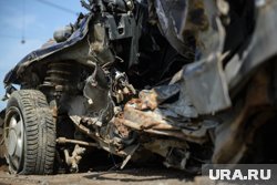 Водитель легковушки вылетел на встречную полосу