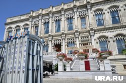Переговоры России и Украины проходят во дворце Чираган