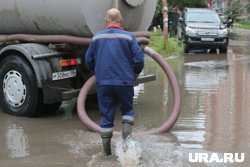 В Кетовском округе начали откачивать воду (архивное фото)