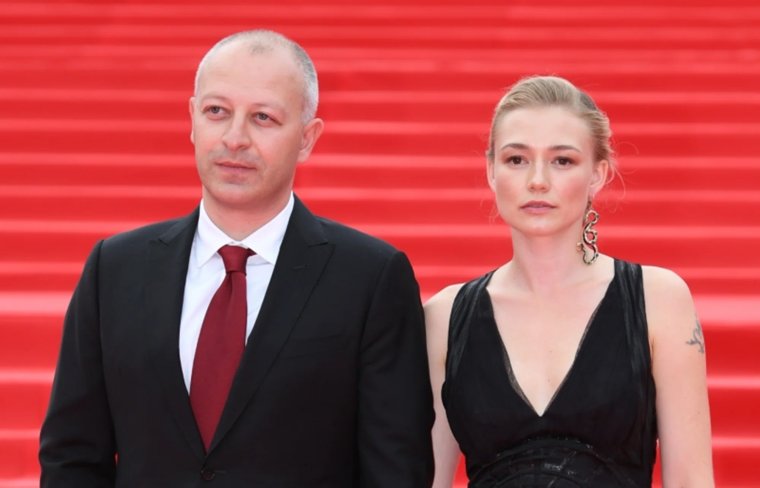 Оксана Акиньшина с супругом Арчилом Геловани на церемонии закрытия 39-го Московского международного кинофестиваля