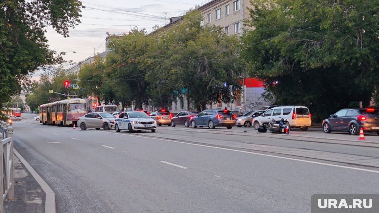 Мотоциклиста с травмами доставили в больницу