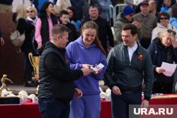 Отличившихся спортсменов  поздравили первый замгубернатора Станислав Мошаров и глава города Алексей Лошкин