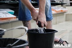 Если произошел потоп в квартире, нужно перекрыть воду и обесточить помещение
