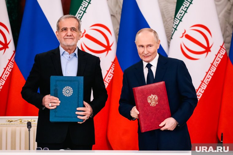 Путин и Пезешкиан встретились на саммите ШОС (фото из архива)