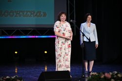 Наталья Шевчик балансирует между костюмами и романтичными образами