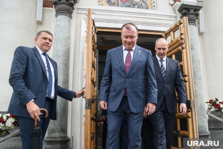 Денис Паслер навестил Алексея Орлова и его команду на неделе