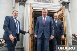 Денис Паслер навестил Алексея Орлова и его команду на неделе