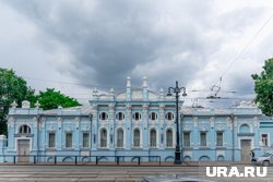 В архитектуре особняка гармонично сочетаются стили барокко и модерн