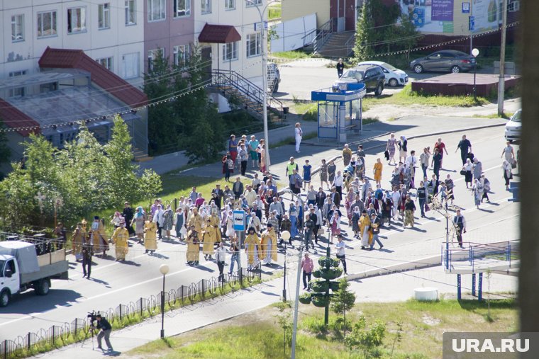 Жители Салехарда пройдут Крестным ходом по перекрытым автодорогам