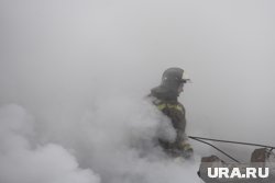 Из горящей промзоны под Екатеринбургом эвакуировали десятки сотрудников. Фото