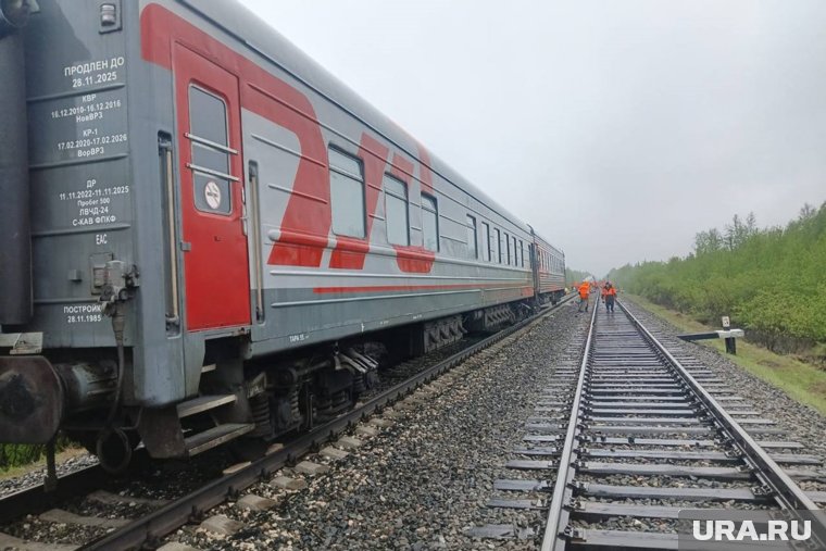 Под Волгоградом поезд сошел с рельс, 140 человек пострадало